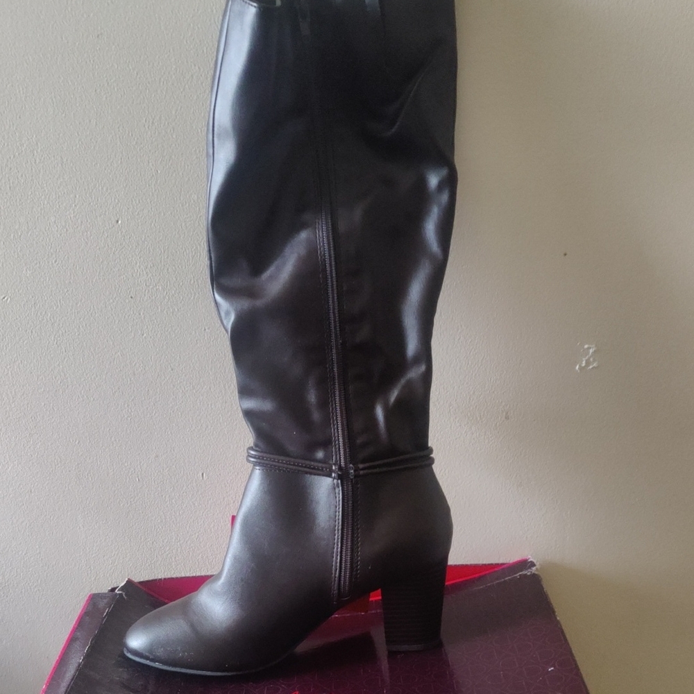 Dexflex Comfort Black Heeled Boots